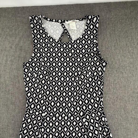 H&M Fit & Flare Dress Black & White XS Sleeveless Open Back Round Neck Geometric - Picture 3 of 12